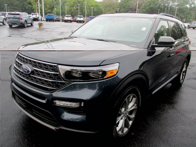 Certified 2023 Ford Explorer XLT w/ Equipment Group 202A AWD/4WD image 4