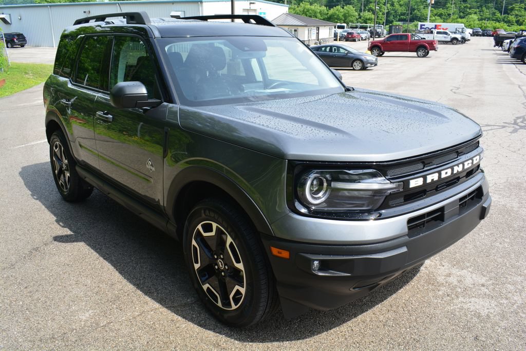 Certified 2024 Ford Bronco Sport Outer Banks w/ Tech Package AWD/4WD image 4