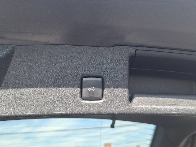 Certified 2022 Ford Escape SE w/ Convenience Package FWD image 17