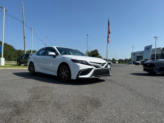 Used 2022 Toyota Camry SE FWD image 9