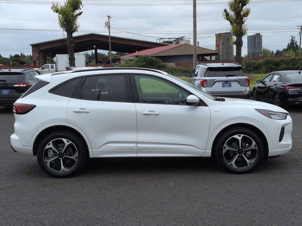 Certified 2023 Ford Escape ST-Line Select w/ Tech Pack #2 AWD/4WD image 6