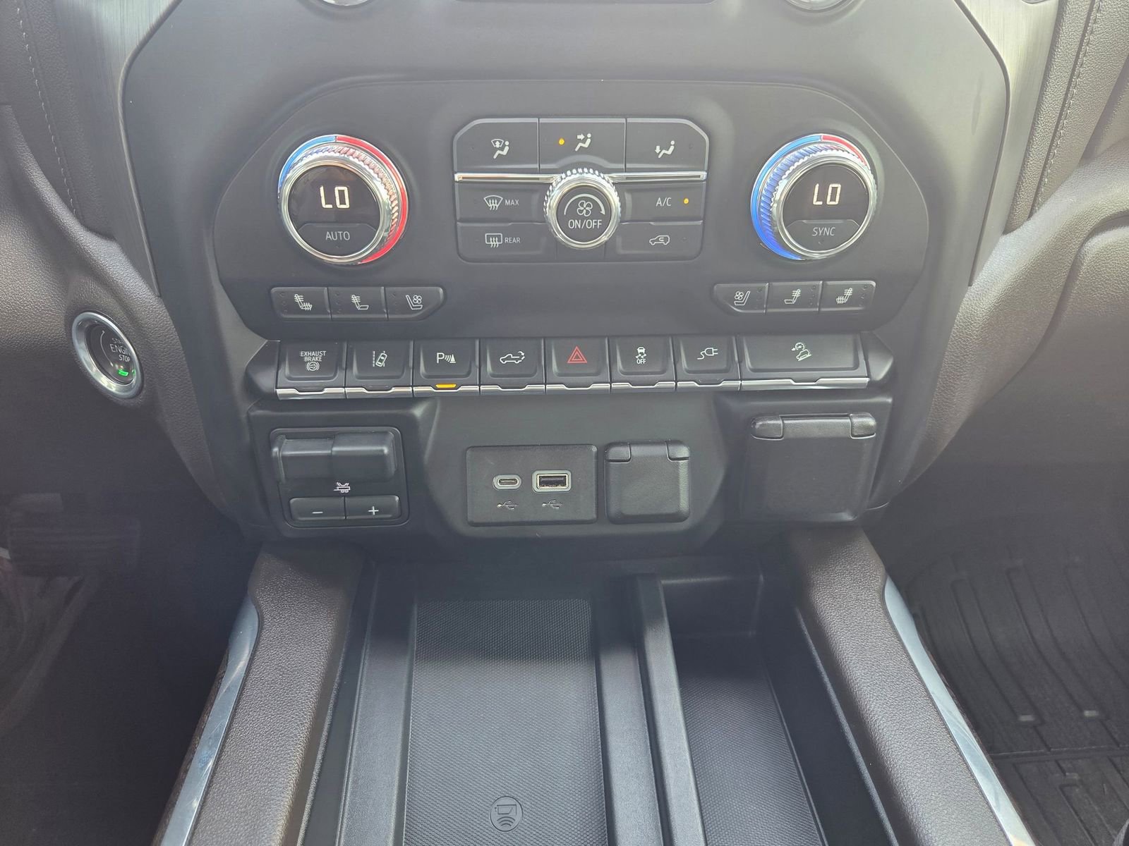 Used 2020 GMC Sierra 2500 Denali w/ Denali Ultimate Package AWD/4WD image 22
