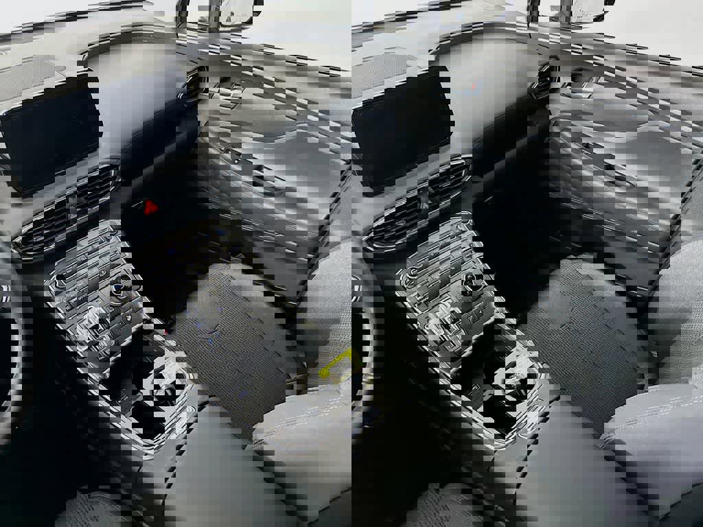 Used 2023 Hyundai Santa Fe SEL image 14