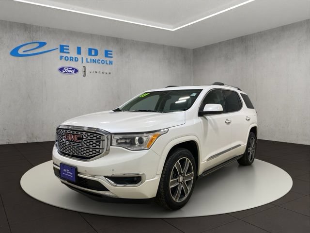 Used 2017 GMC Acadia Denali w/ Technology Package AWD/4WD image 5