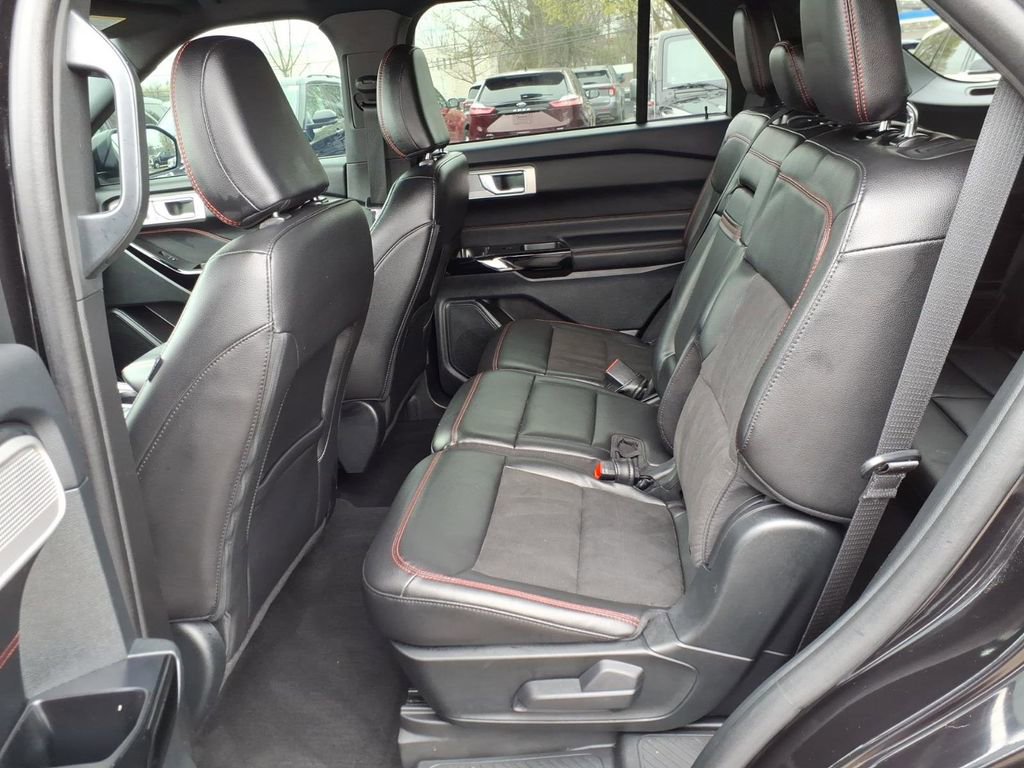 Certified 2023 Ford Explorer ST-Line AWD/4WD image 11