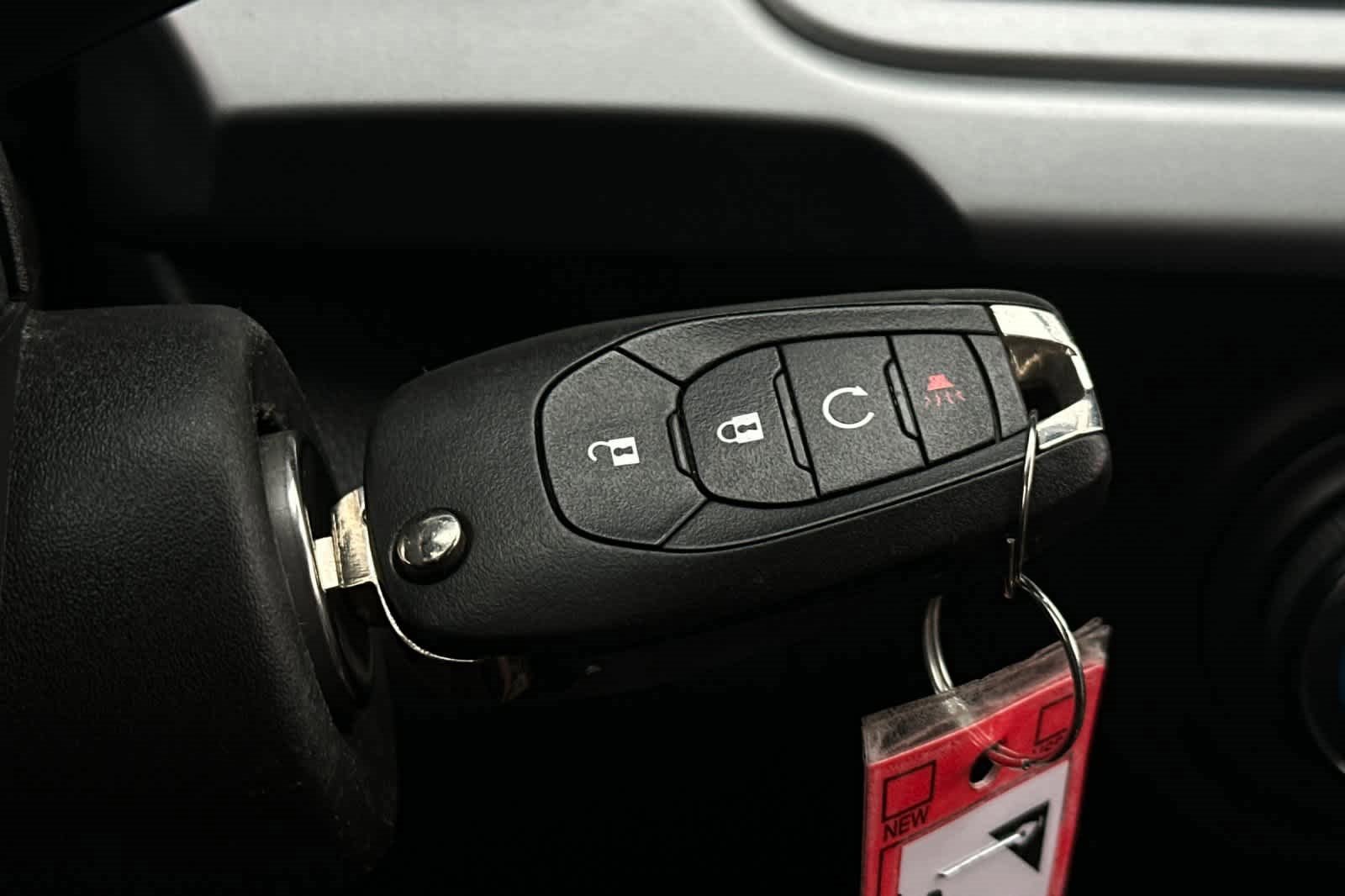 Used 2025 Chevrolet Trax RS w/ Driver Confidence Package image 28