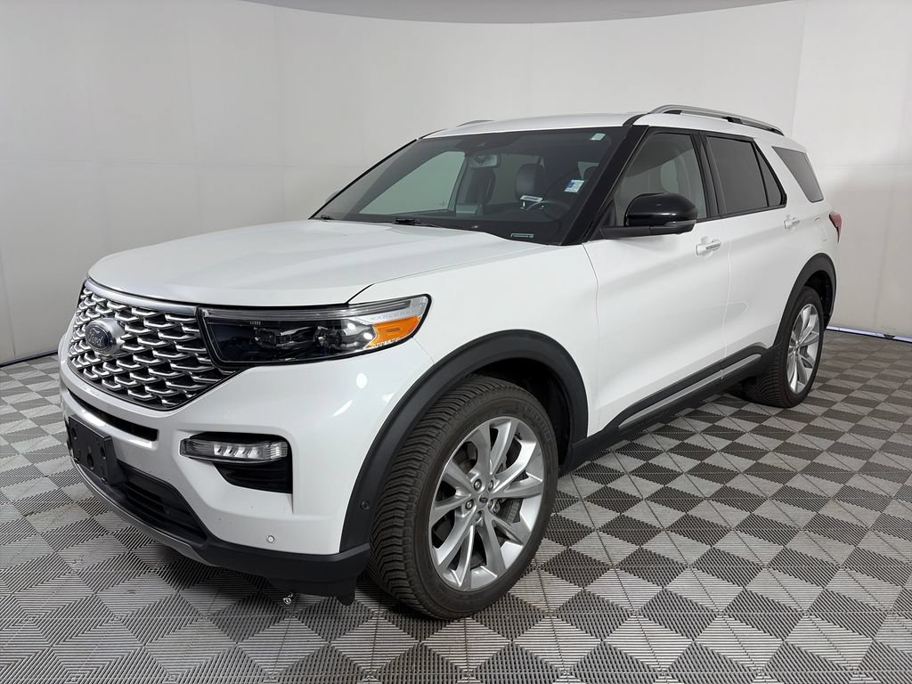 Certified 2022 Ford Explorer Platinum w/ Equipment Group 601A AWD/4WD image 3