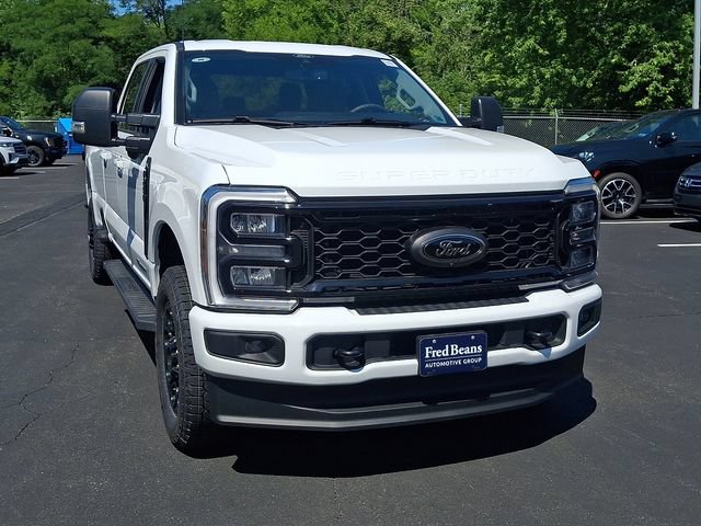 Certified 2025 Ford F250 XLT w/ Black Appearance Package AWD/4WD image 2
