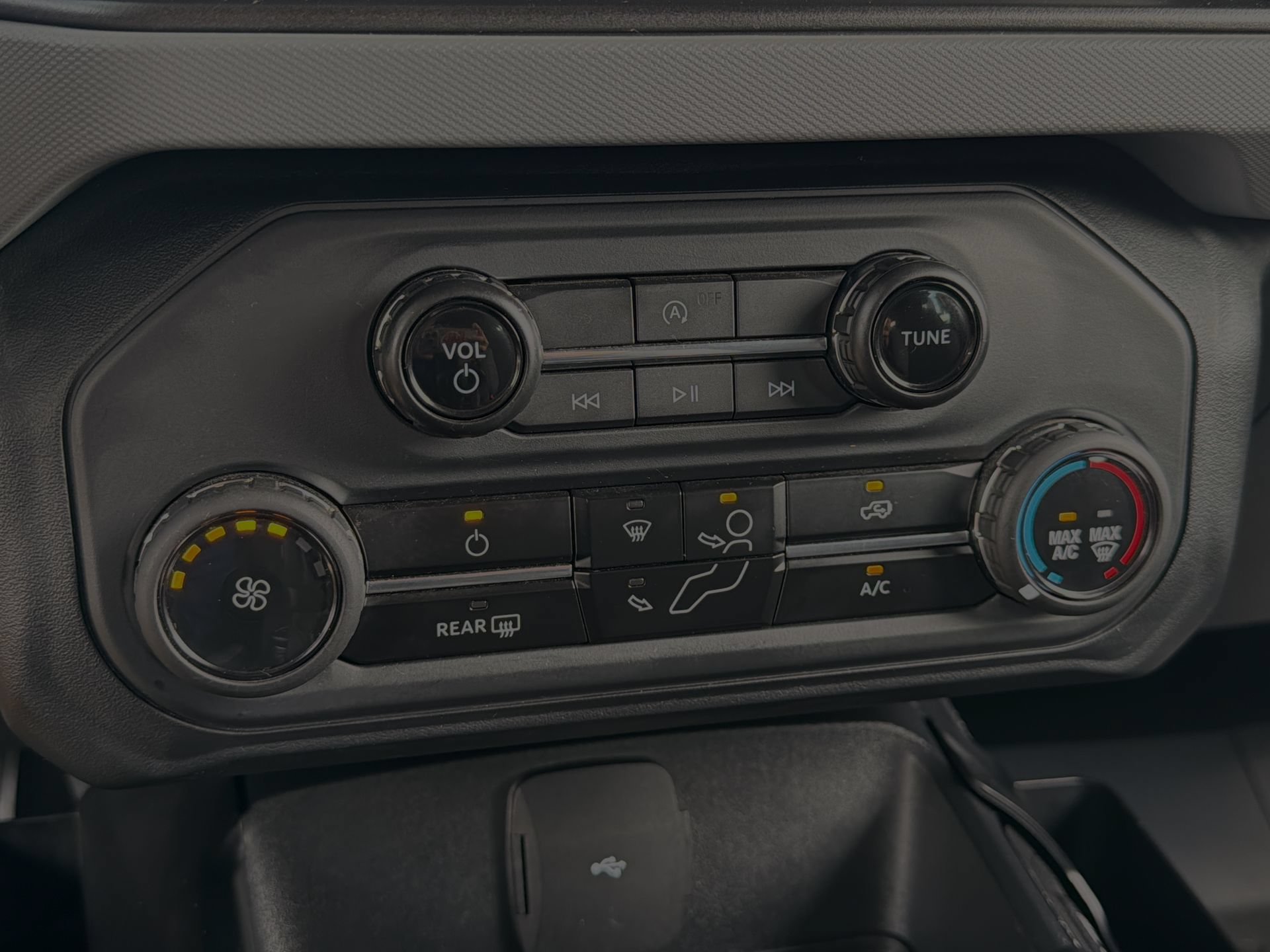 Certified 2023 Ford Bronco 4-Door AWD/4WD image 18
