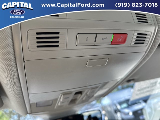 Used 2025 Volkswagen Jetta SE FWD image 33