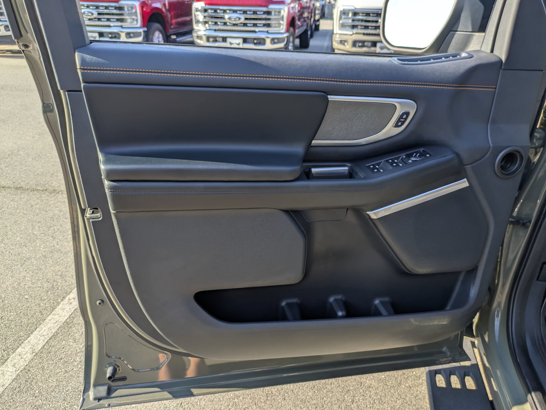 Certified 2025 Ford Expedition Tremor AWD/4WD image 15