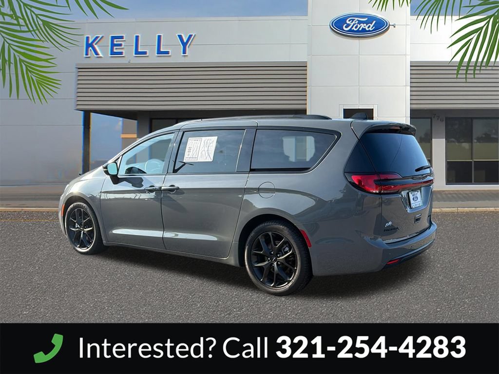 Used 2025 Chrysler Pacifica Limited FWD image 4
