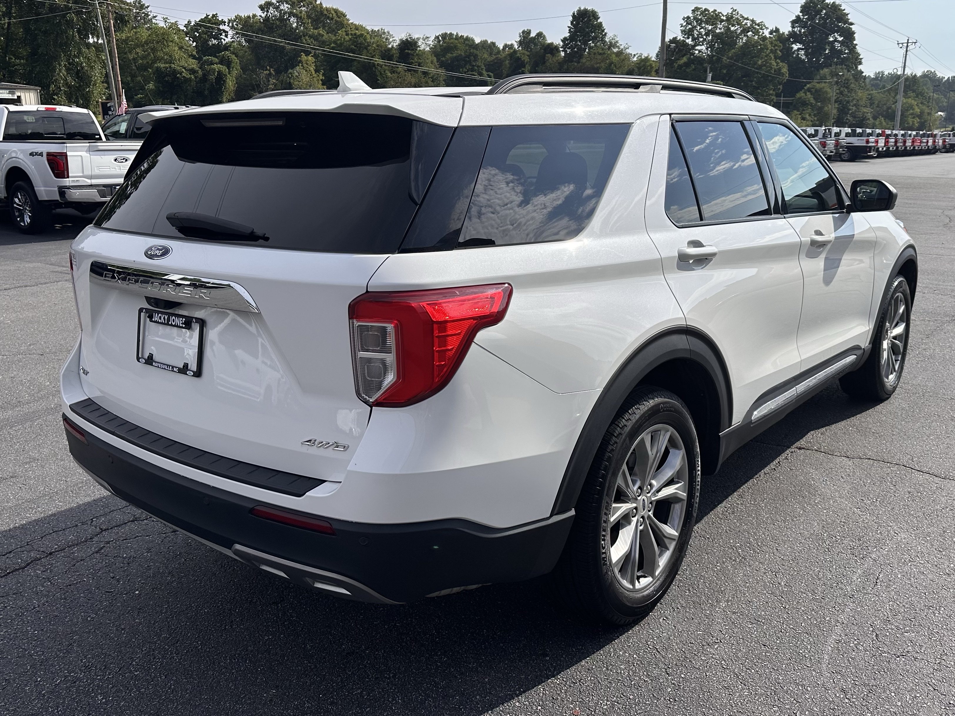 Certified 2023 Ford Explorer XLT w/ Equipment Group 202A AWD/4WD image 6