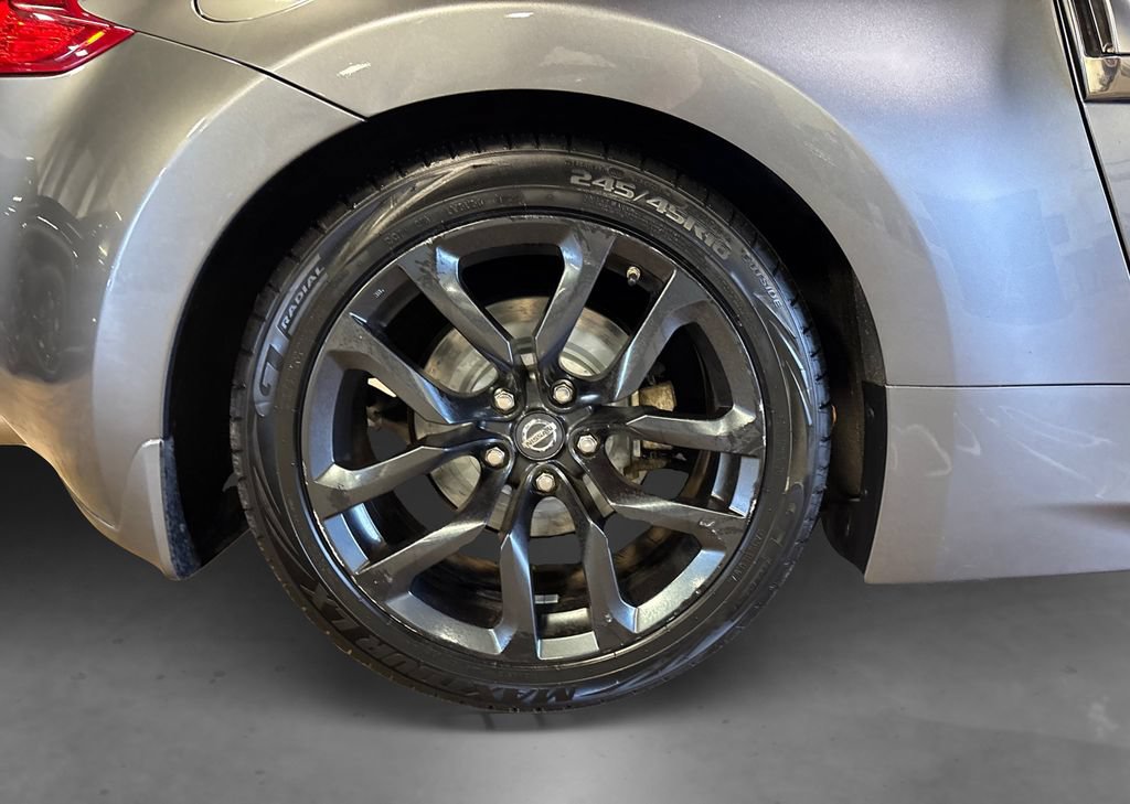 Used 2020 Nissan 370Z Coupe RWD image 18