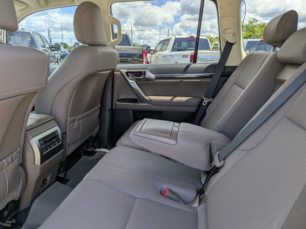 Used 2023 Lexus GX 460 Premium w/ Premium Package AWD/4WD image 16