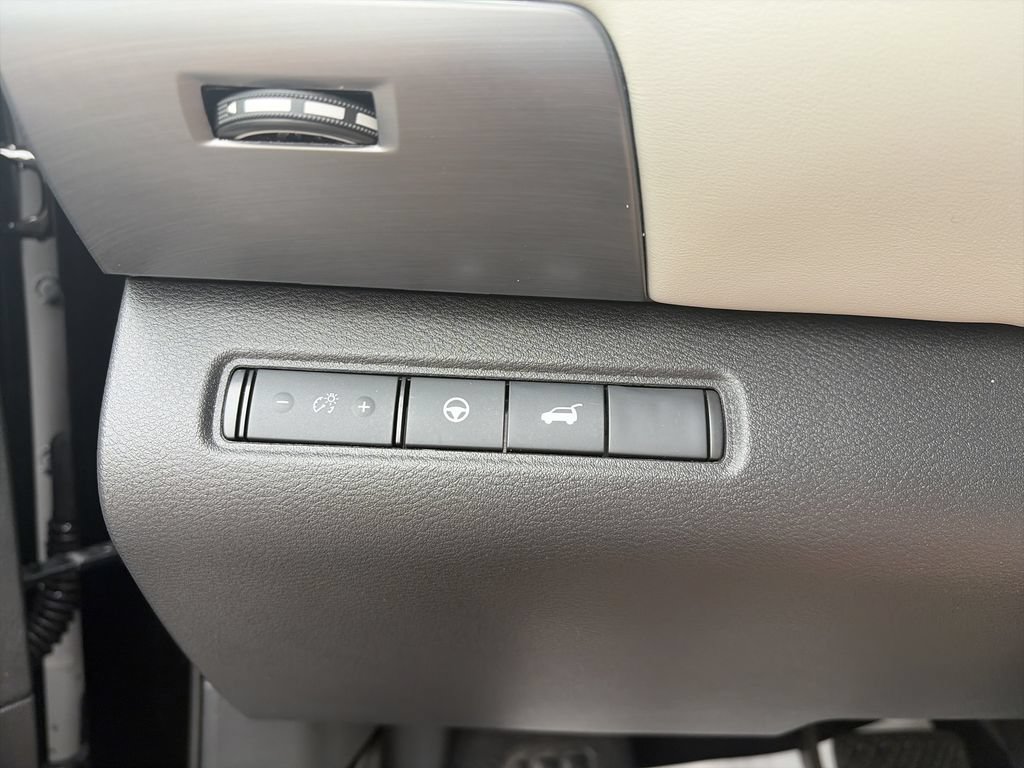 Used 2025 Nissan Pathfinder SL FWD image 20