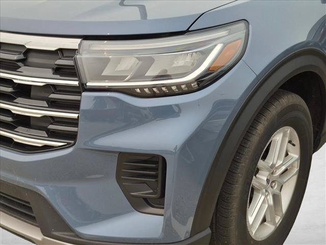 Certified 2025 Ford Explorer Active AWD/4WD image 9