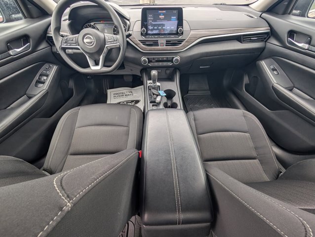 Used 2025 Nissan Altima 2.5 SV AWD/4WD image 24