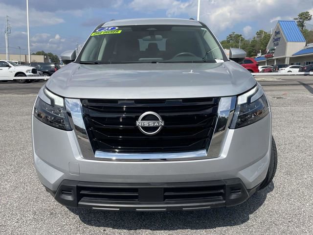 Used 2025 Nissan Pathfinder SV image 9