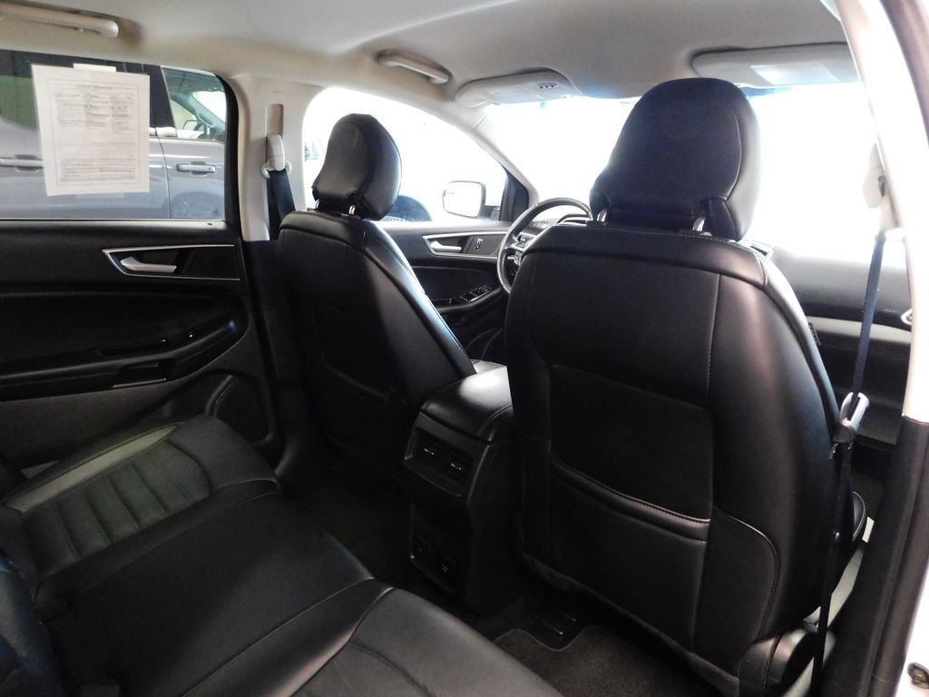 Certified 2018 Ford Edge SEL w/ Equipment Group 201A AWD/4WD image 39