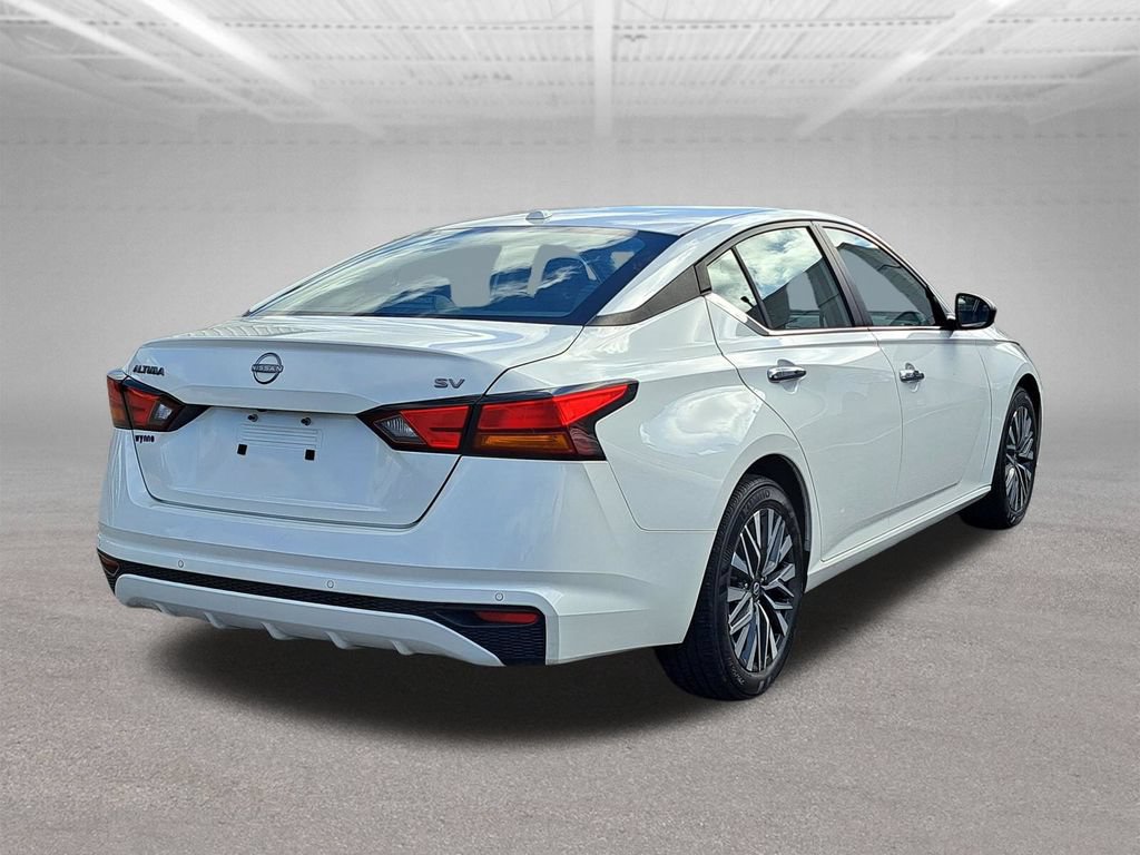 Used 2024 Nissan Altima 2.5 SV FWD image 8