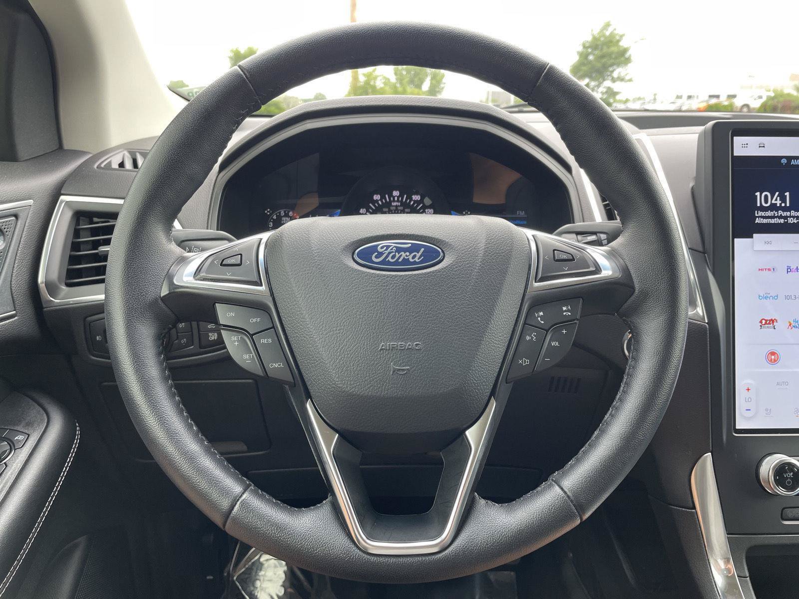 Certified 2024 Ford Edge Titanium AWD/4WD image 12