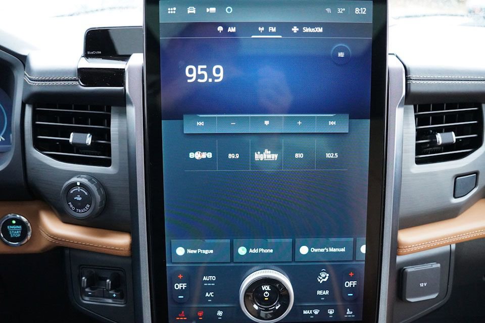 Certified 2024 Ford Expedition Platinum image 32