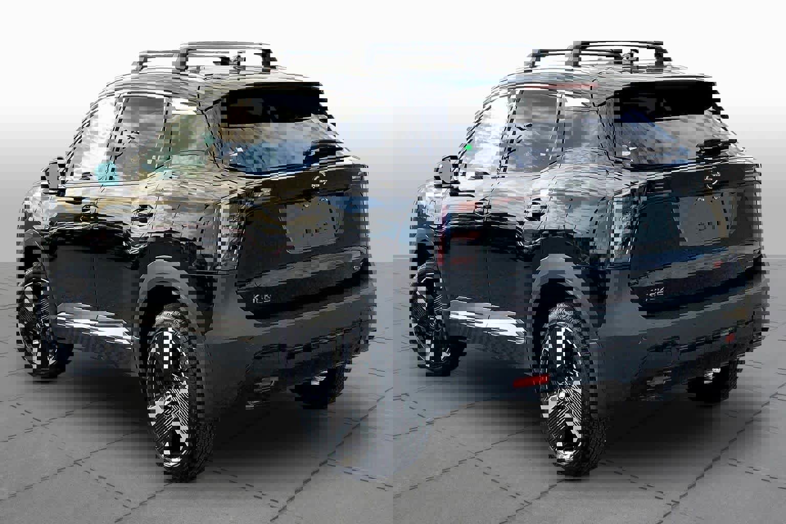 Used 2026 Nissan Kicks SR image 4