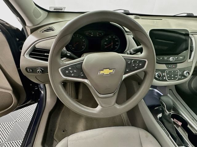 Used 2025 Chevrolet Malibu LT FWD image 16