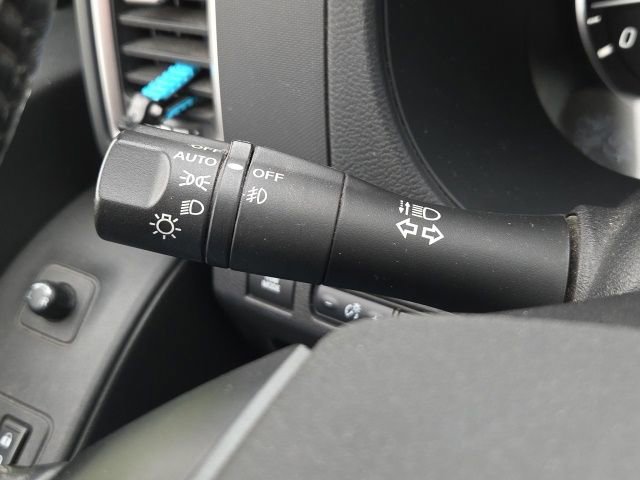 Used 2022 Nissan Frontier SV AWD/4WD image 33