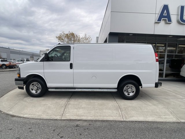 Used 2024 Chevrolet Express 2500 Work Van w/ Driver Convenience Package image 2