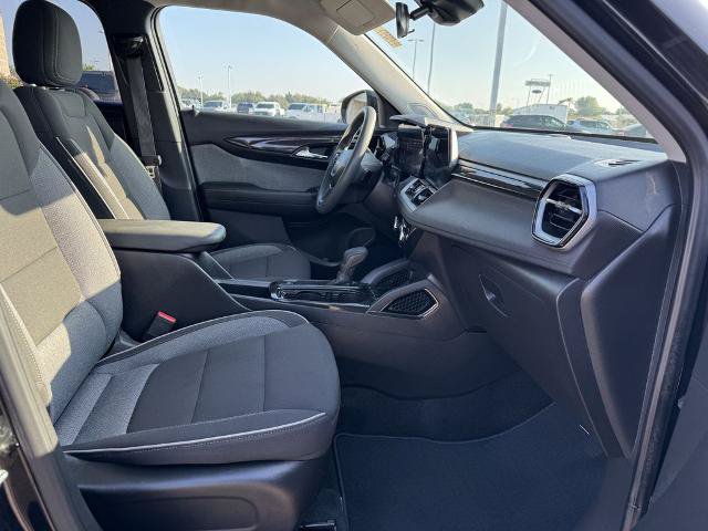 Used 2025 Chevrolet TrailBlazer LT AWD/4WD image 18