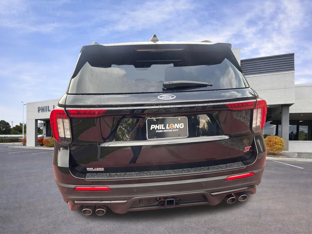 Certified 2025 Ford Explorer ST AWD/4WD image 7