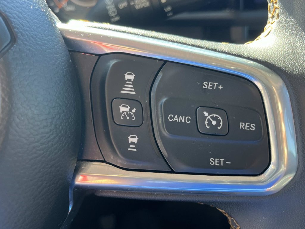 Used 2025 Jeep Wrangler Unlimited Sahara AWD/4WD image 33