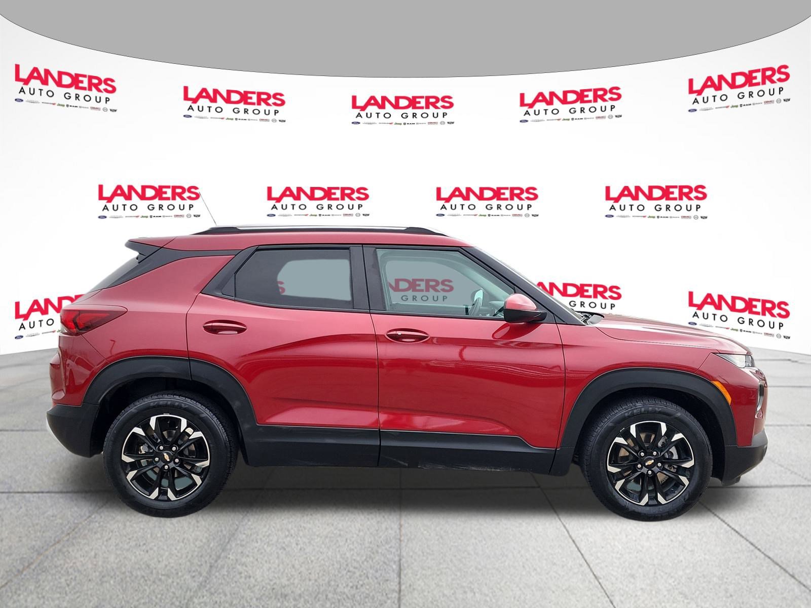 Used 2021 Chevrolet TrailBlazer LT w/ Premium Seating Package image 2