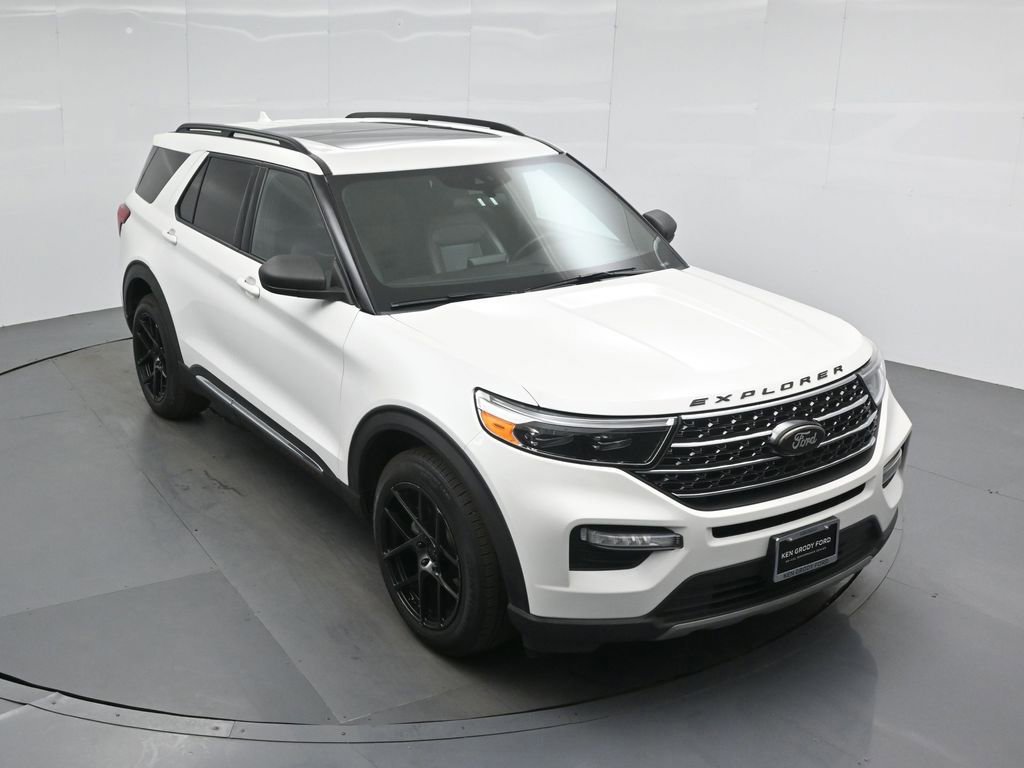 Certified 2020 Ford Explorer XLT w/ Equipment Group 202A image 4