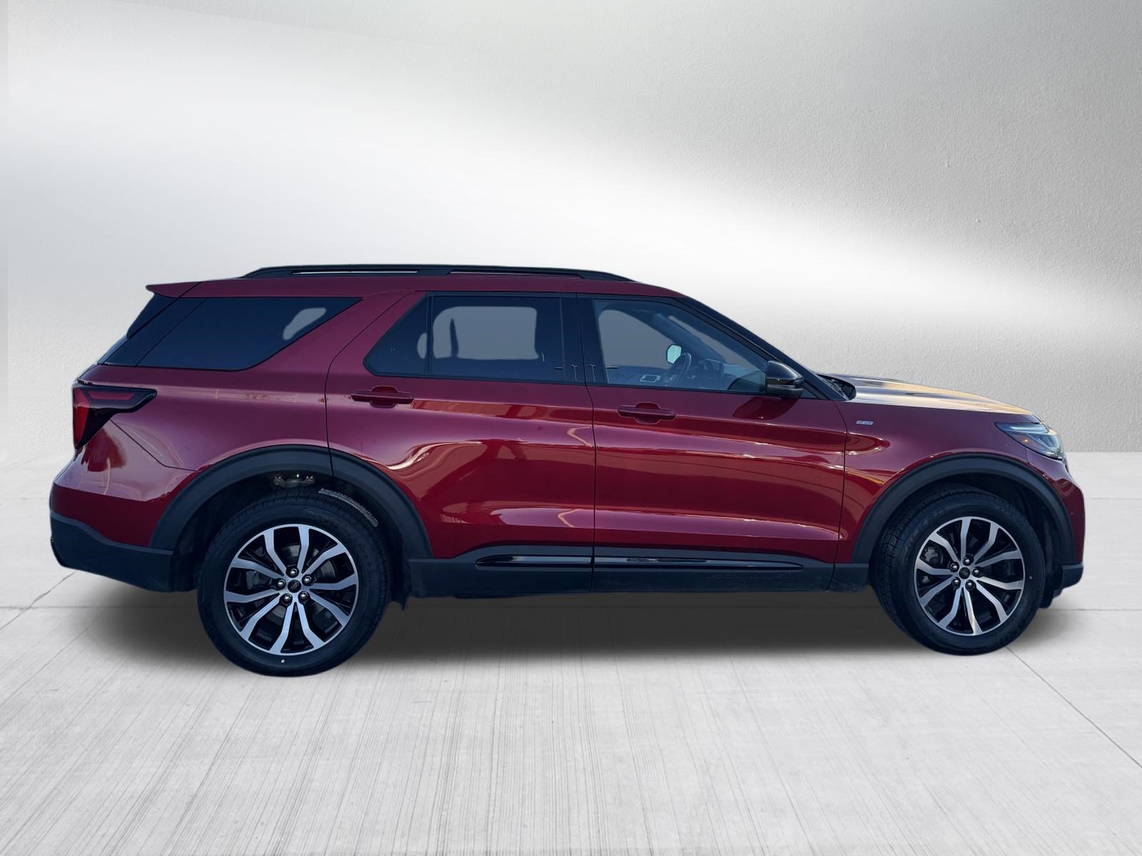 Certified 2025 Ford Explorer ST-Line AWD/4WD image 8