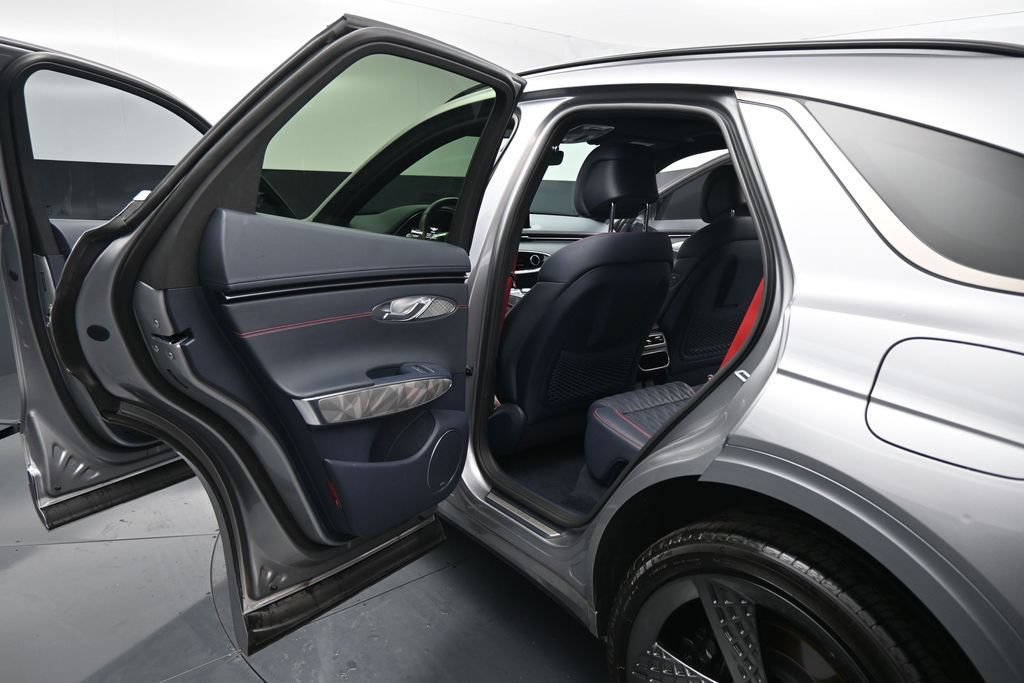 Used 2024 Genesis GV70 3.5T Sport w/ Sport Advanced Package AWD/4WD image 18