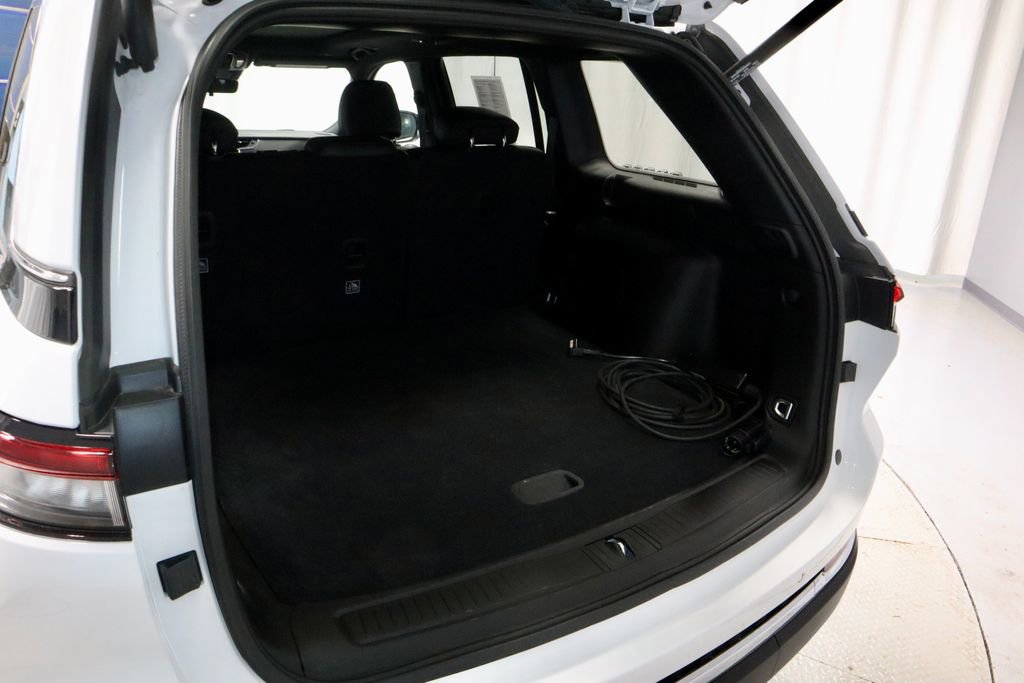 Used 2025 Jeep Grand Cherokee Limited 4xe AWD/4WD image 14