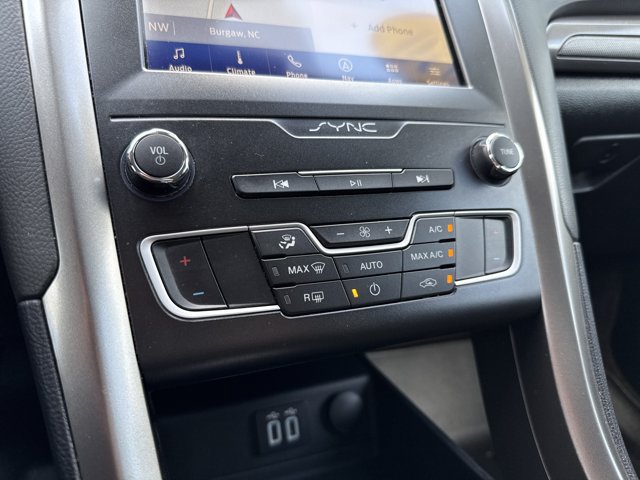 Certified 2020 Ford Fusion SE FWD image 19