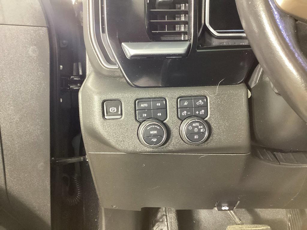 Used 2022 Chevrolet Silverado 1500 High Country w/ High Country Premium Package AWD/4WD image 12