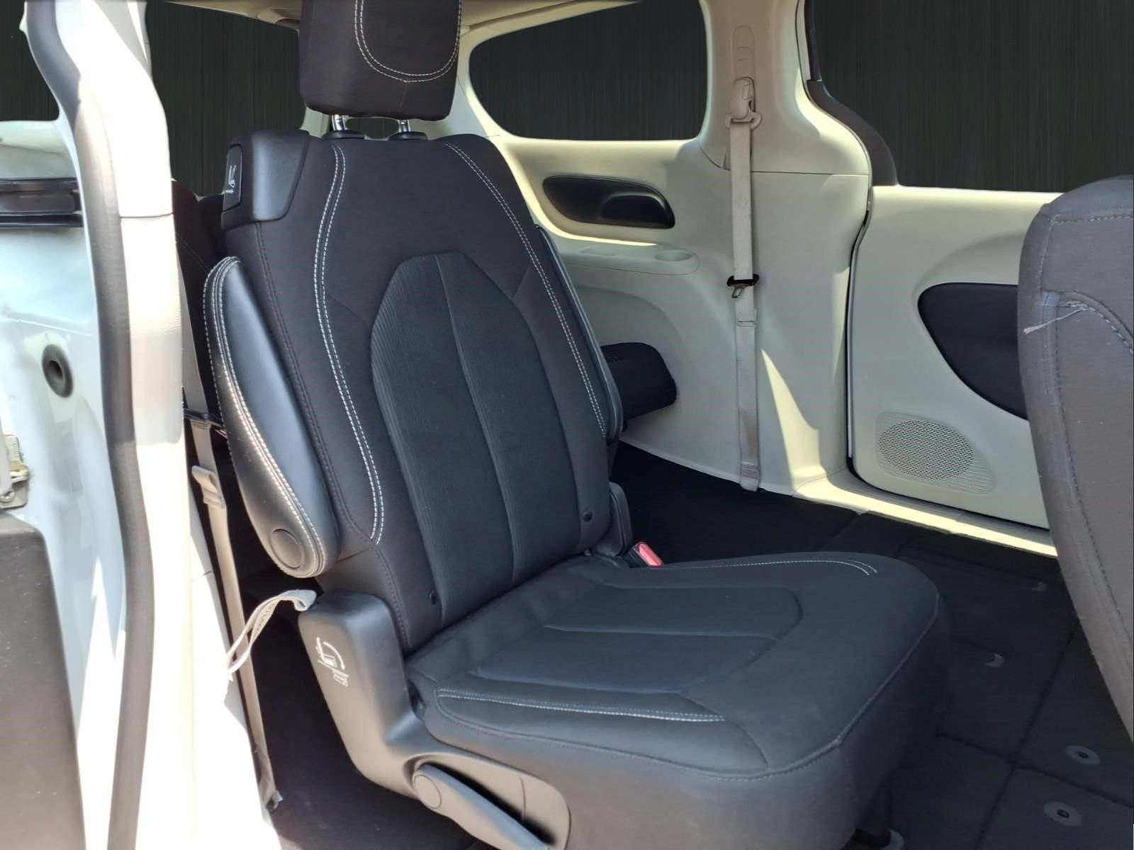 Used 2023 Chrysler Voyager LX FWD image 16
