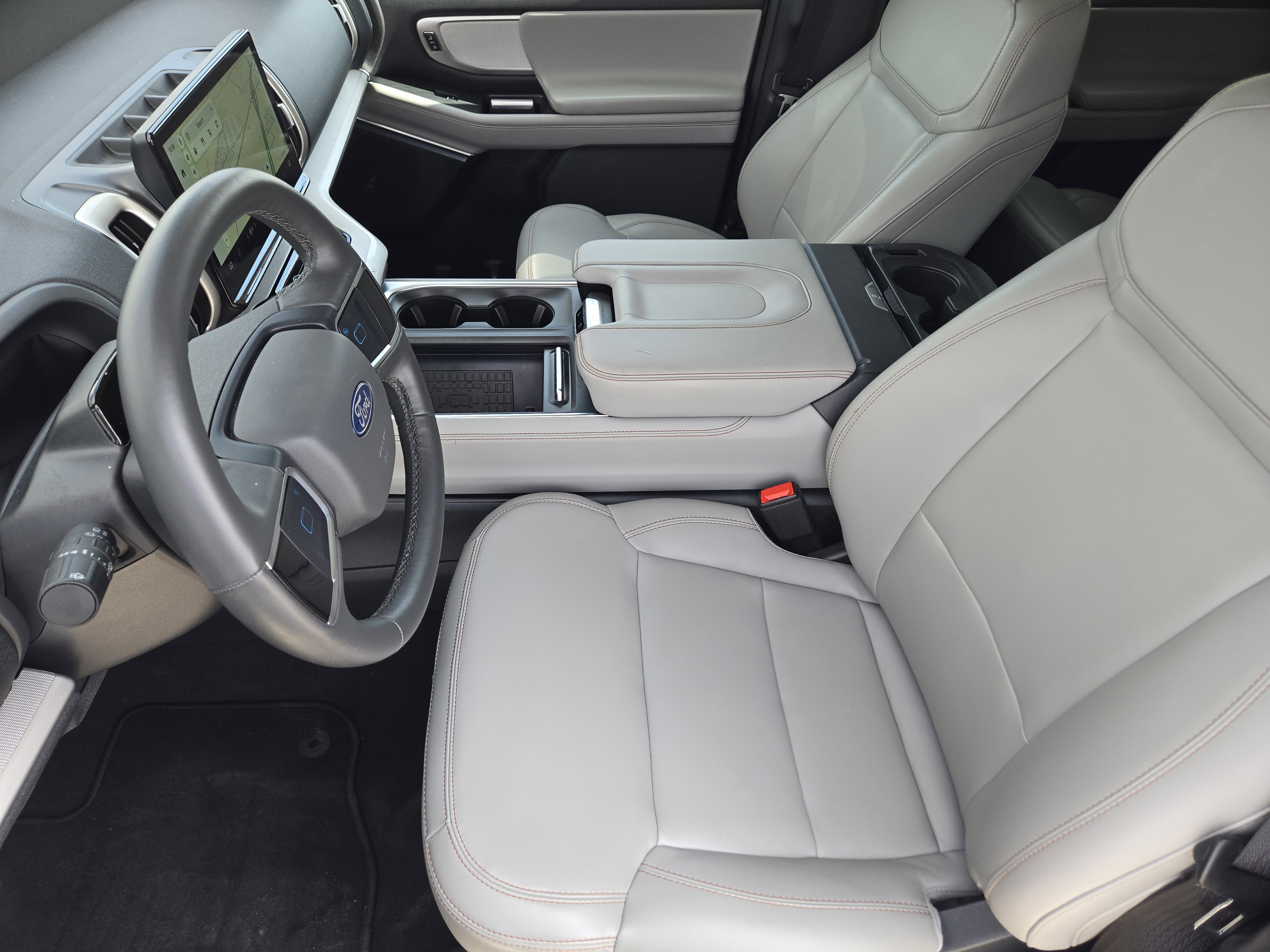 Certified 2025 Ford Expedition Active AWD/4WD image 13