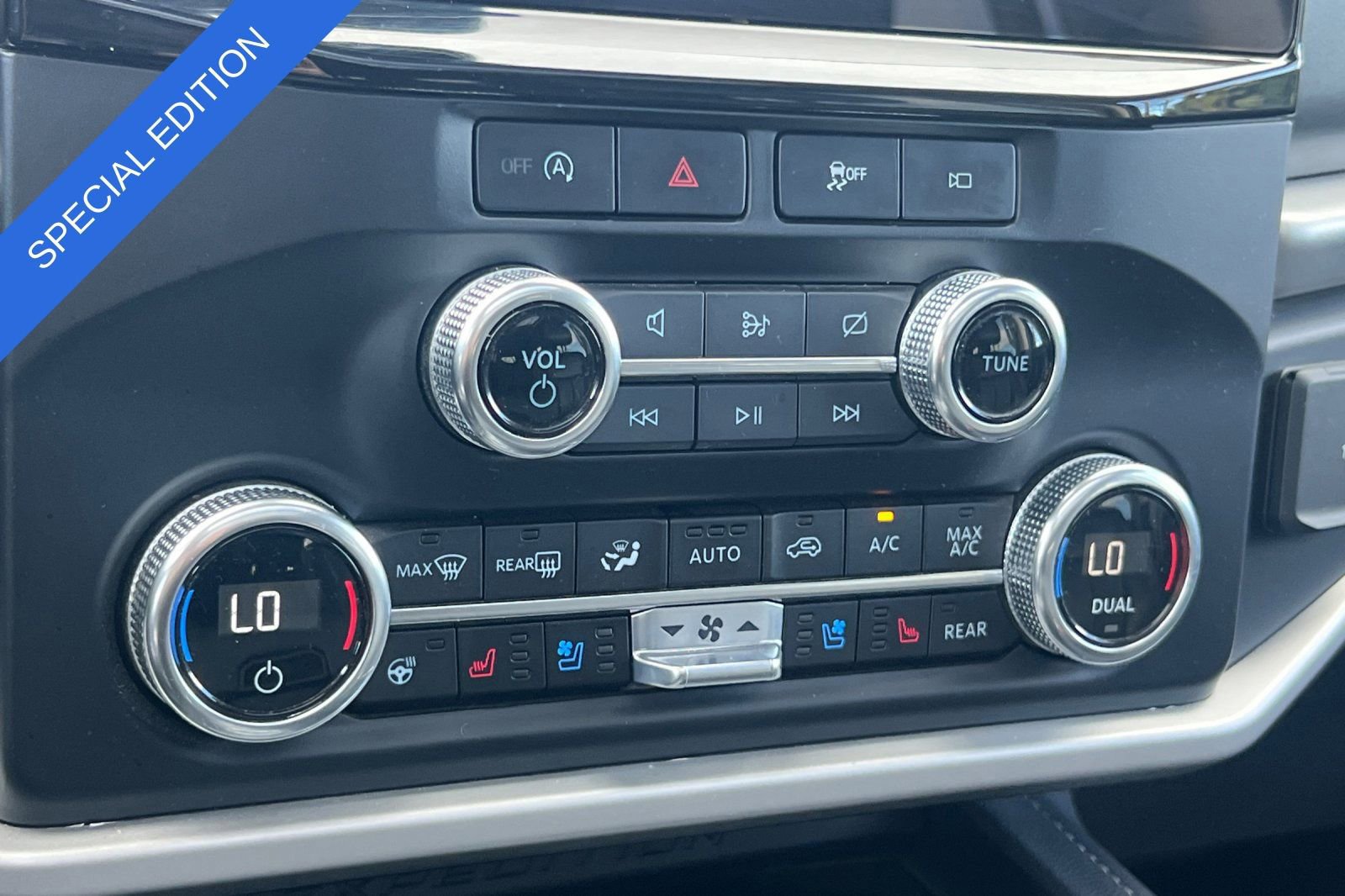 Certified 2023 Ford Expedition Max XLT image 24