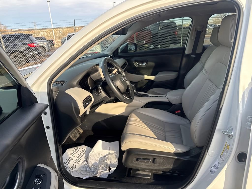 Used 2023 Honda HR-V EX-L image 11