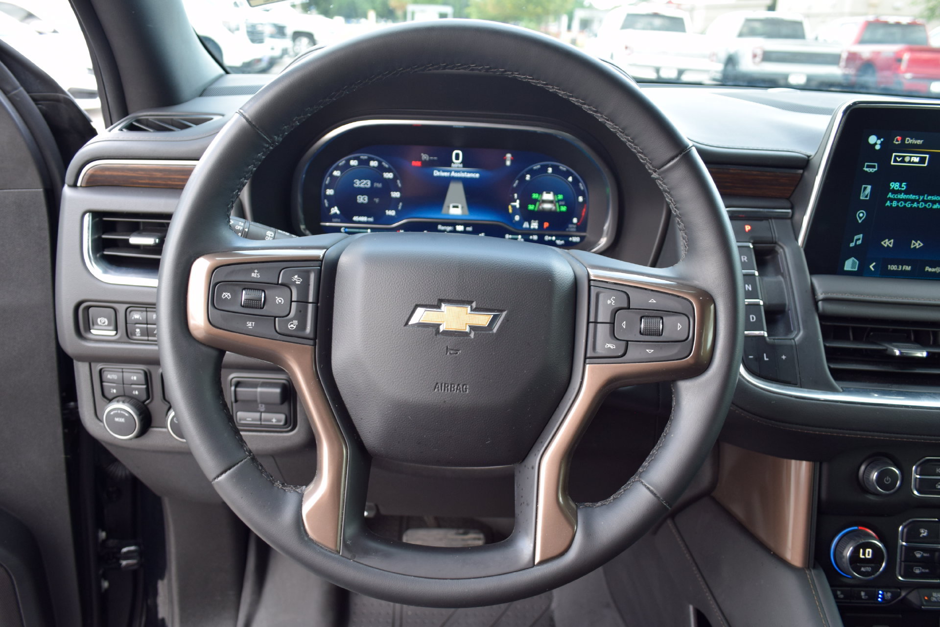 Used 2024 Chevrolet Tahoe High Country w/ Premium Package AWD/4WD image 6