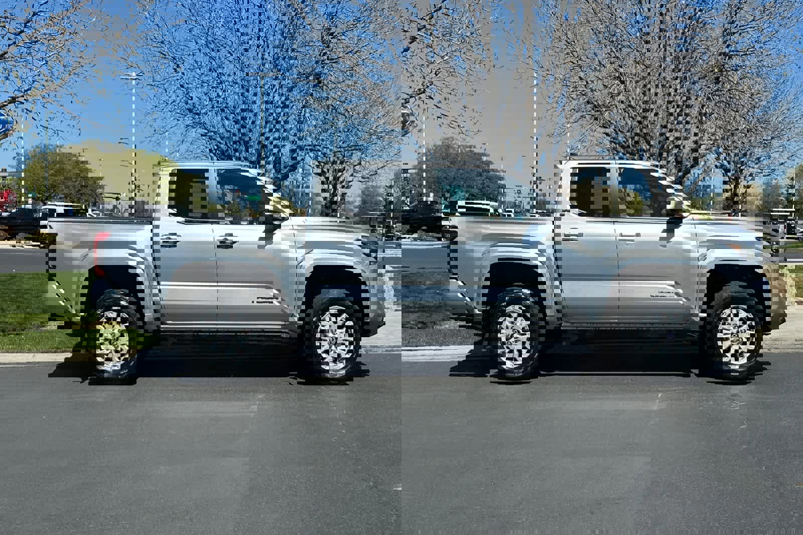 Used 2024 Toyota Tacoma SR5 image 6