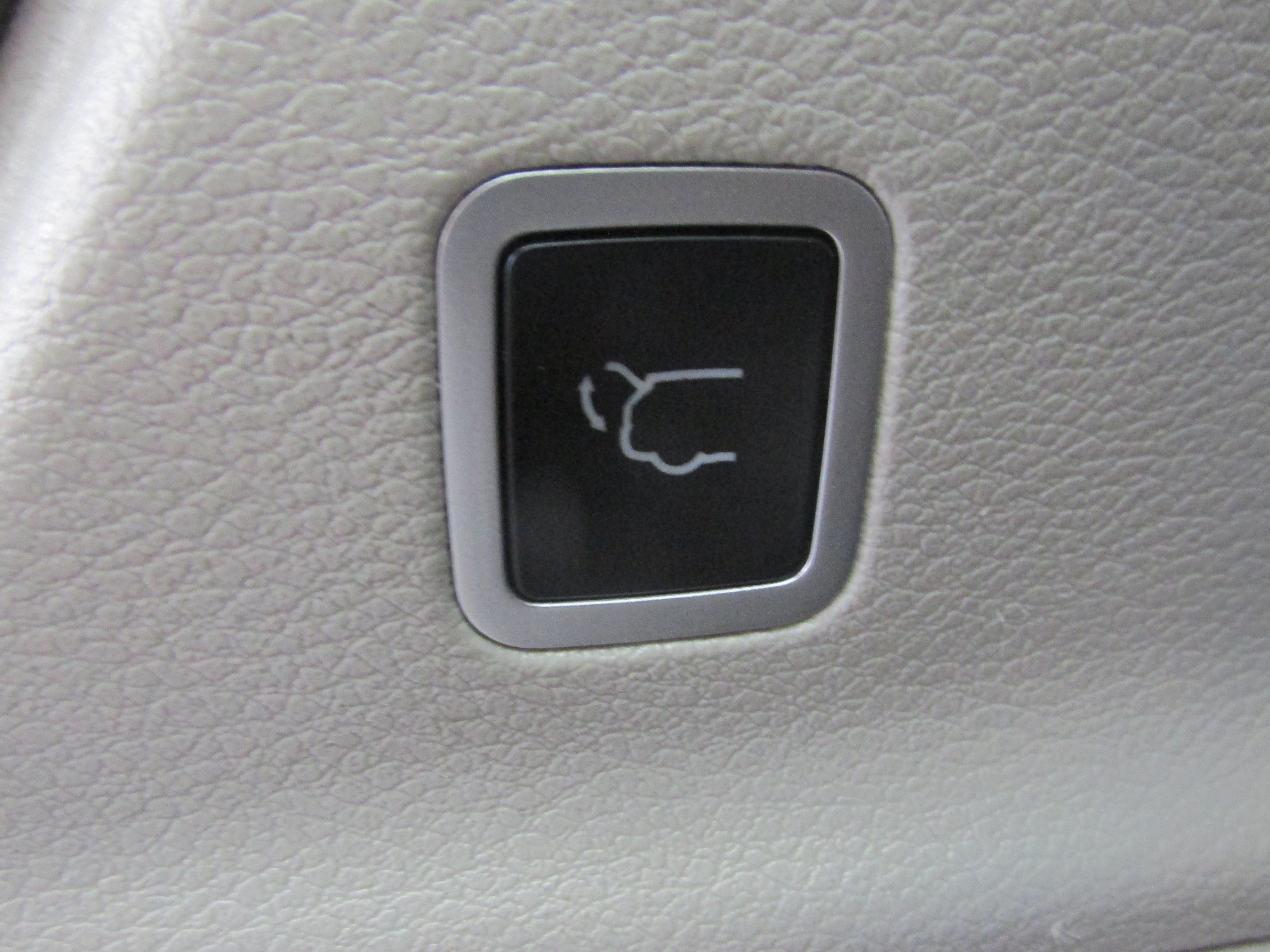 Used 2023 Chrysler Pacifica Touring-L FWD image 23