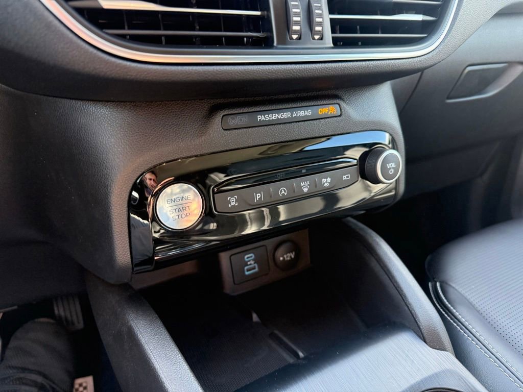 Certified 2023 Ford Escape Platinum image 27