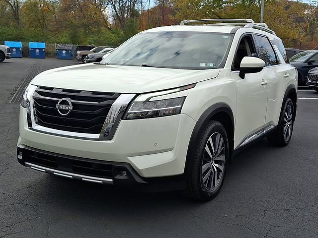 Used 2022 Nissan Pathfinder Platinum w/ Cargo Package image 4